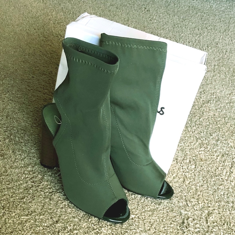 Green Heels/Booties, Size 7.5